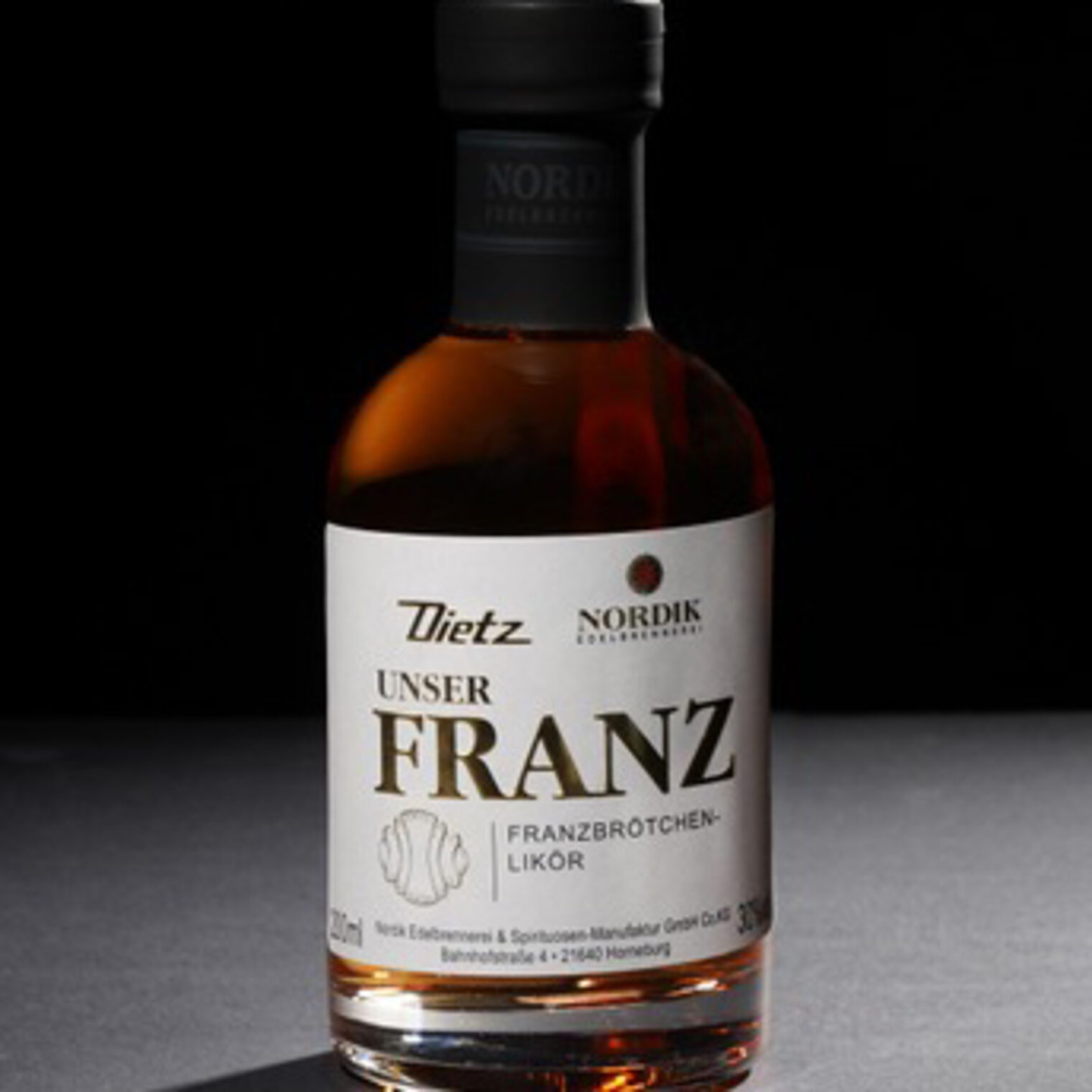 eine Flasche Franzbrötchenlikör