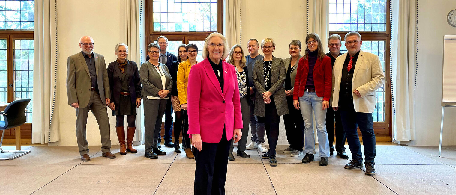 Vizepräsidentin Heidi Kluth (vorne) mit den Mitgliedern des neu gegründeten Beirates. Vizepräsidentin Heidi Kluth (vorne) mit den Mitgliedern des neu gegründeten Beirates.